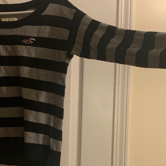 💙Hollister sweater - Picture 4 of 5